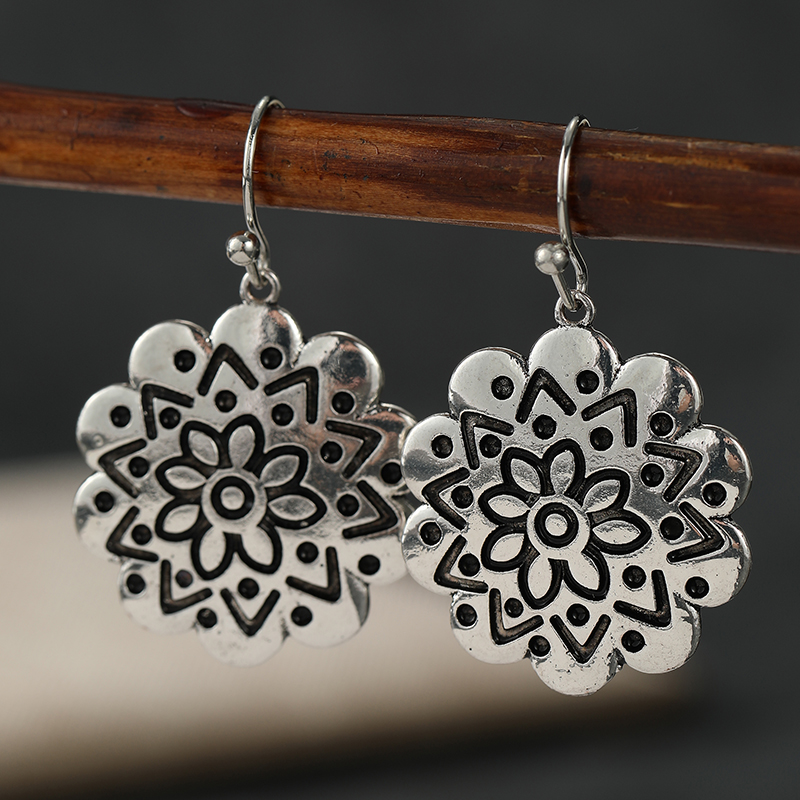 Anting-anting Gantung Berukir  - Ethnic Chic Fashion ulasan dan harga
