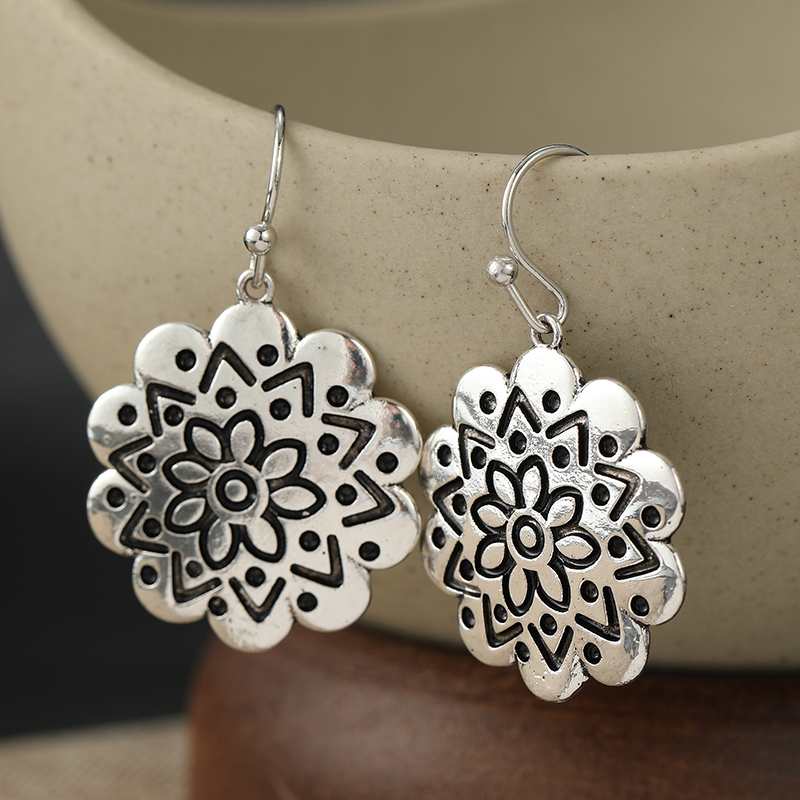 Anting-anting Gantung Berukir  - Ethnic Chic Fashion ulasan dan harga